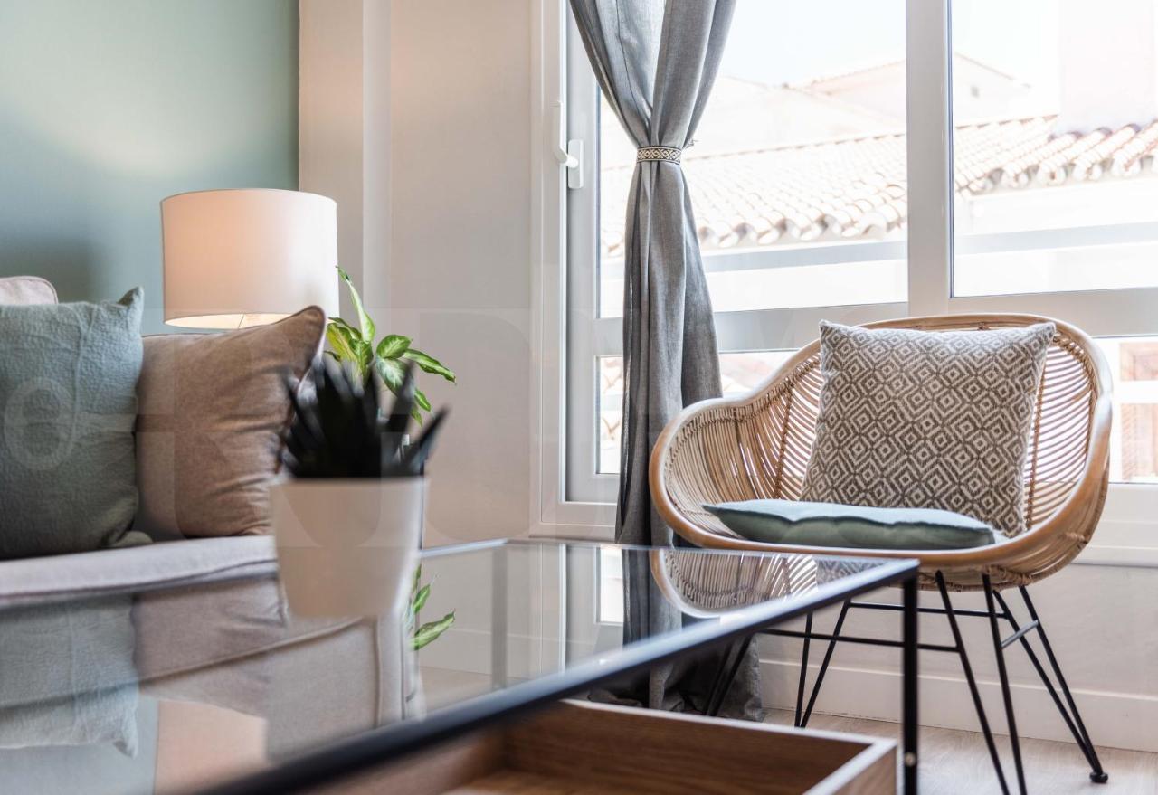 Sunny & Modern Apartment - Center By Rems Малага Екстериор снимка